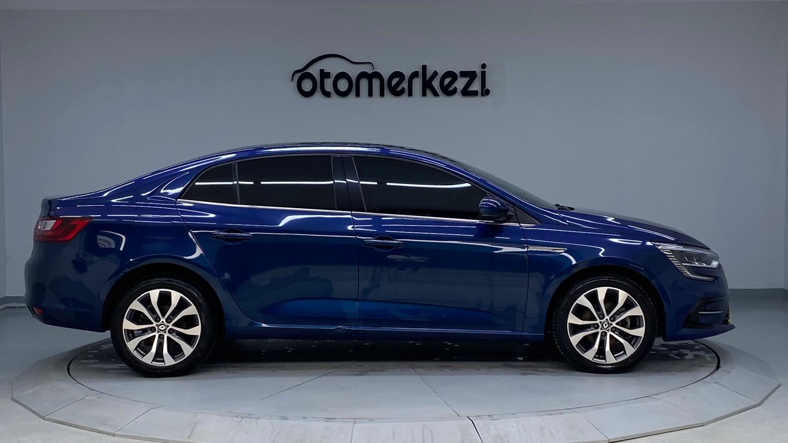 RENAULT MEGANE 4